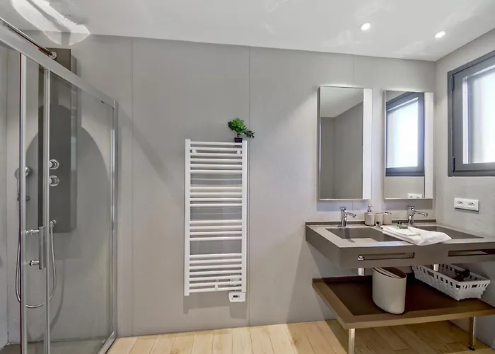 Pierre & Premium Vesna Rossa Lägenhetshotell 5*